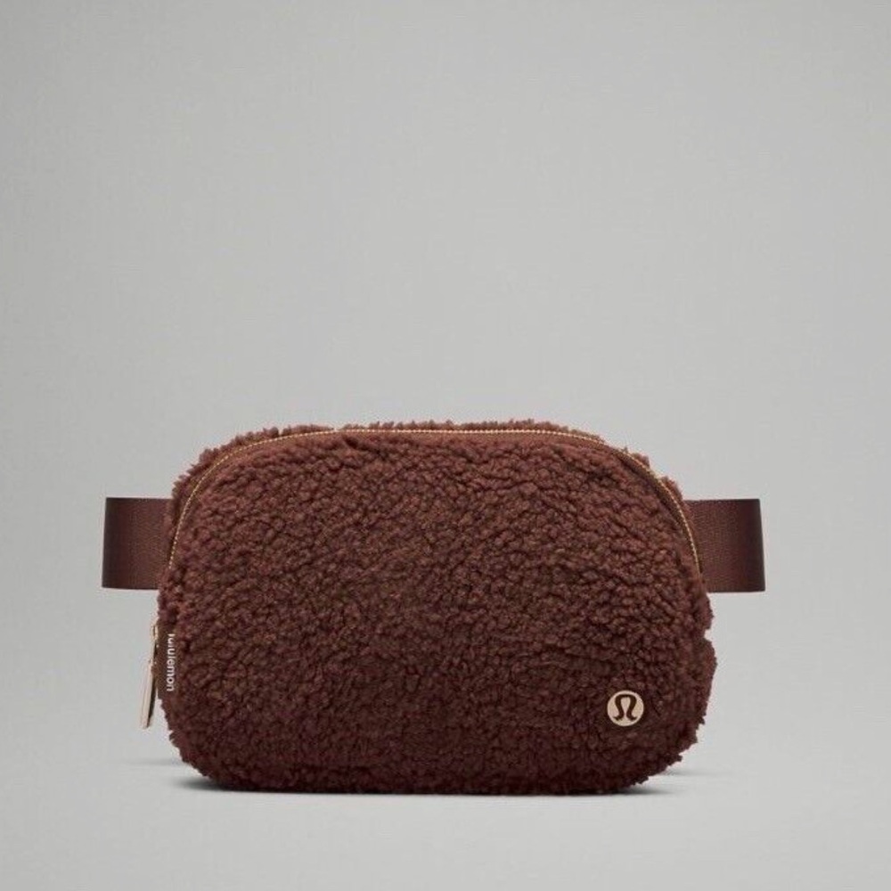 *NEW* Never Worn Lululemonn Everywhere Belt Bag 1L in Fleece, Brown Earth/Gold